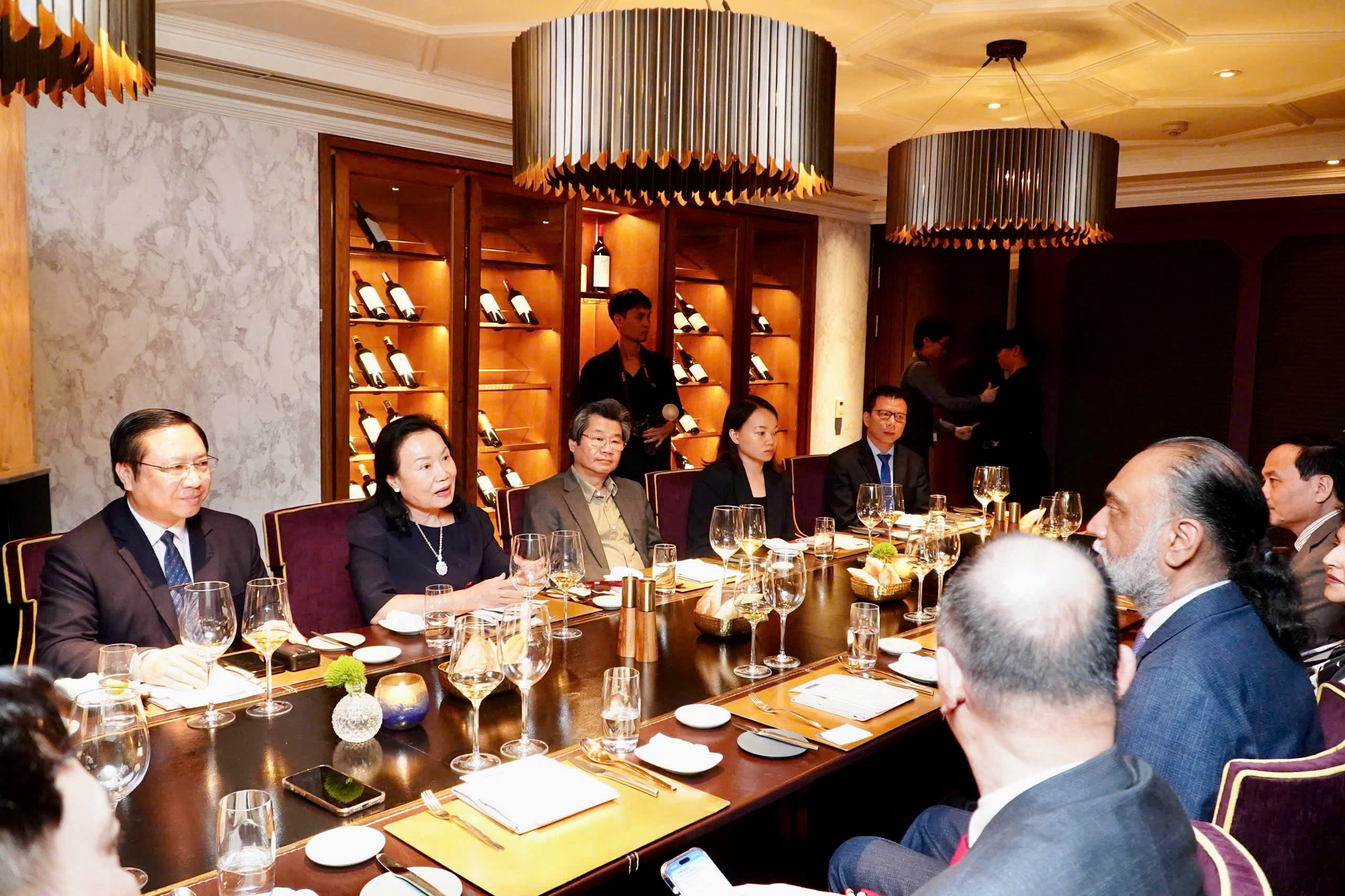 gen h z7439522970479 10adc7a2b4bd665404d49cc618cbf3dc