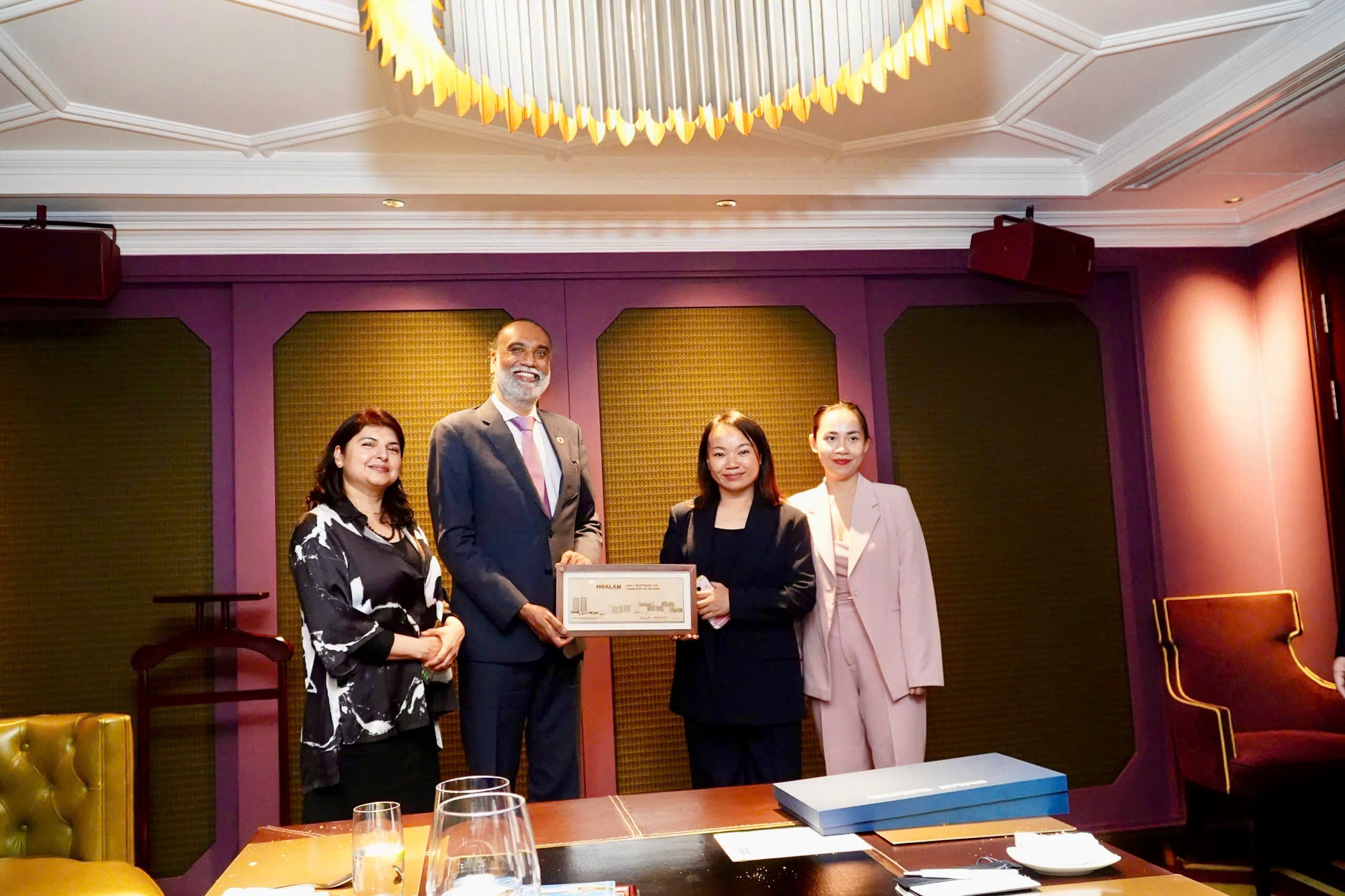 gen h z7439522983625 42a51d33705cda4532a689f47eab8643