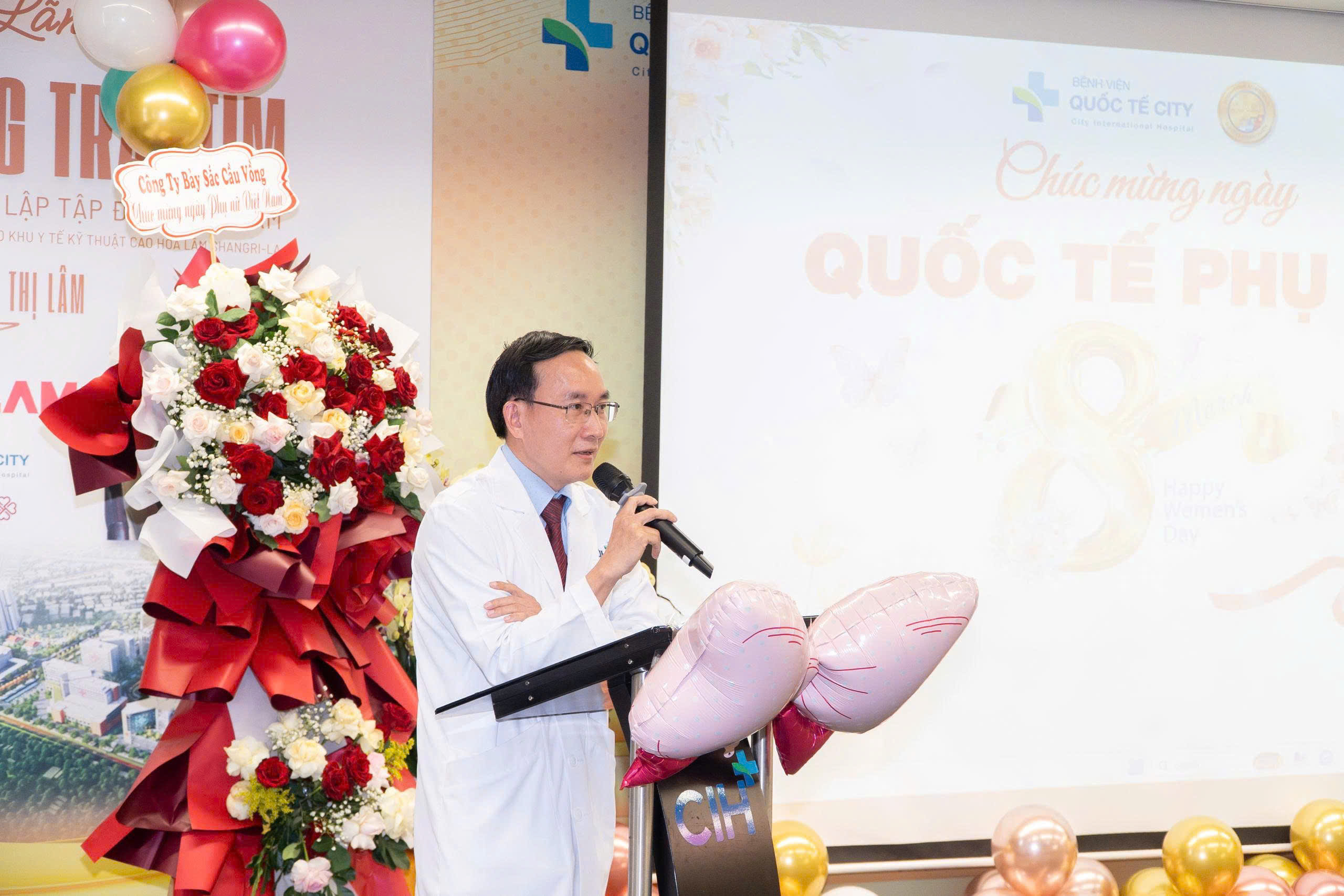 BS. CKII. Đặng Quang Thuyết – Chủ tịch Công đoàn, Phó Giám đốc Y khoa kiêm Trưởng Trung tâm Thẩm mỹ & Y học tái tạo gửi lời chúc mừng 8/3