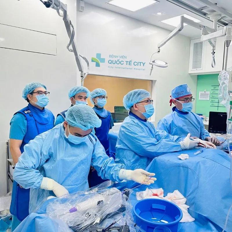 Không phải ai đau ngực cũng phải đặt stent