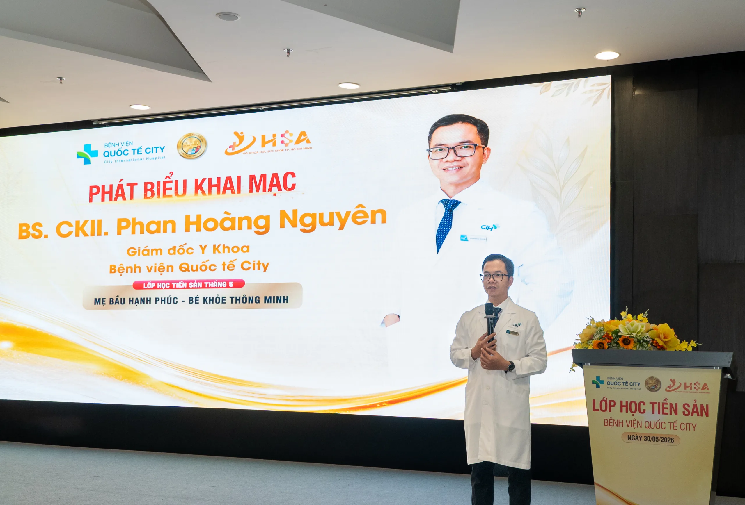 BS.CKII. Phan Hoàng Nguyên - Giám đốc Y khoa phát biểu khai mạc