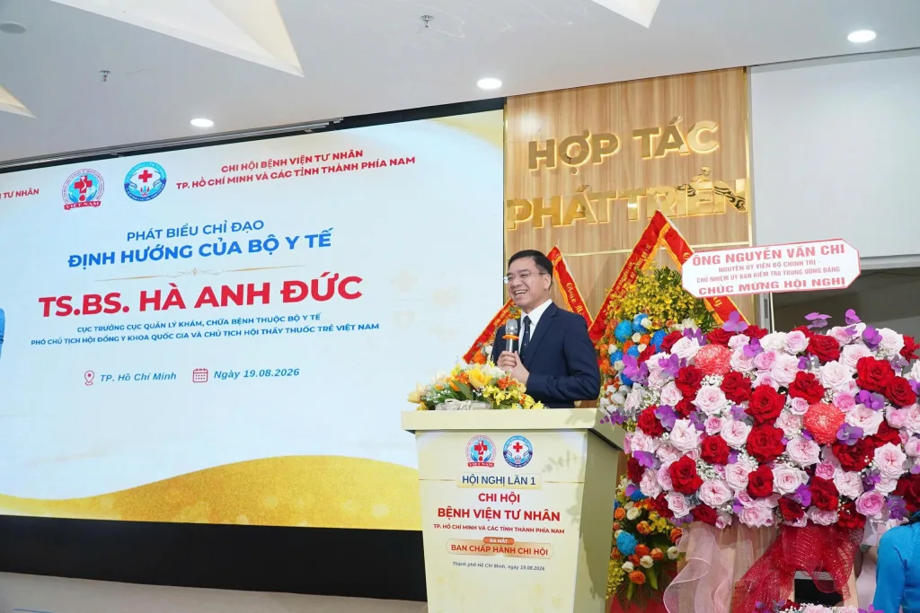TS.BS. Hà Anh Đức - Cục trưởng Cục Quản lý khám, chữa bệnh, Bộ Y tế phát biểu chỉ đạo tại Hội nghị.