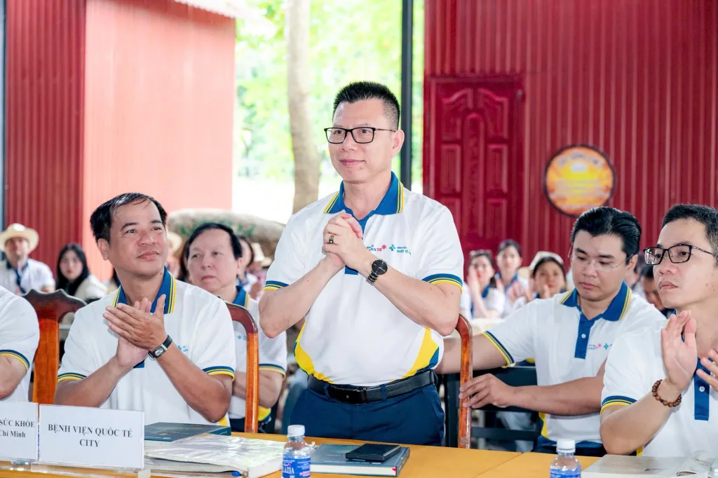 ThS. BS. Trần Quốc Thành – Giám đốc Điều hành Bệnh viện Gia An 115 và Bệnh viện Quốc tế City; Phó Chủ tịch Thường trực Chi hội Bệnh viện Tư nhân TP.HCM và Khu vực phía Nam; Phó Chủ tịch Thường trực Hội Khoa học Sức khỏe TP.HCM; Ủy viên BCH Hội Doanh nghiệp Phường An Lạc.