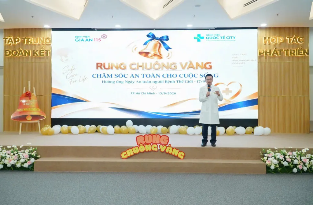 ThS.BS. Trần Quốc Thành – Giám đốc Điều hành Bệnh viện Gia An 115 và Bệnh viện Quốc tế City; Phó Chủ tịch Thường trực Chi hội Bệnh viện Tư nhân TP.HCM và Khu vực phía Nam; Phó Chủ tịch Thường trực Hội Khoa học Sức khỏe TP.HCM phát biểu khai mạc.