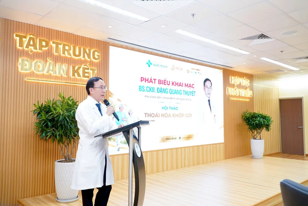 BS. CKII. Đặng Quang Thuyết – Phó Giám đốc Y khoa phát biểu khai mạc