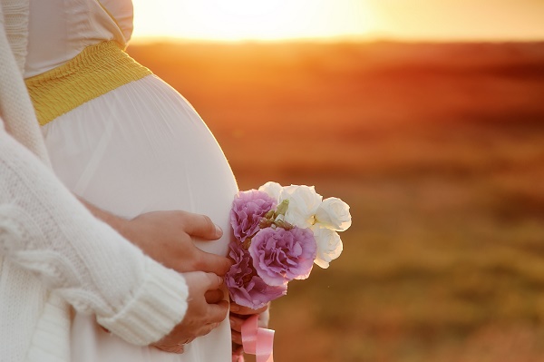 Sức khỏe cho mẹ bầu: sinh thường và sinh mổ