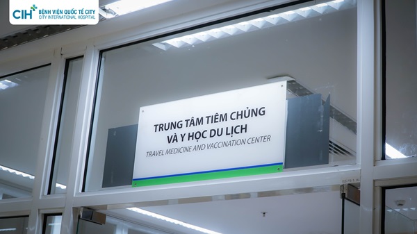 Tặng vaccine ngừa ung thư cổ tử cung cho Hội HLPN quận Bình Tân