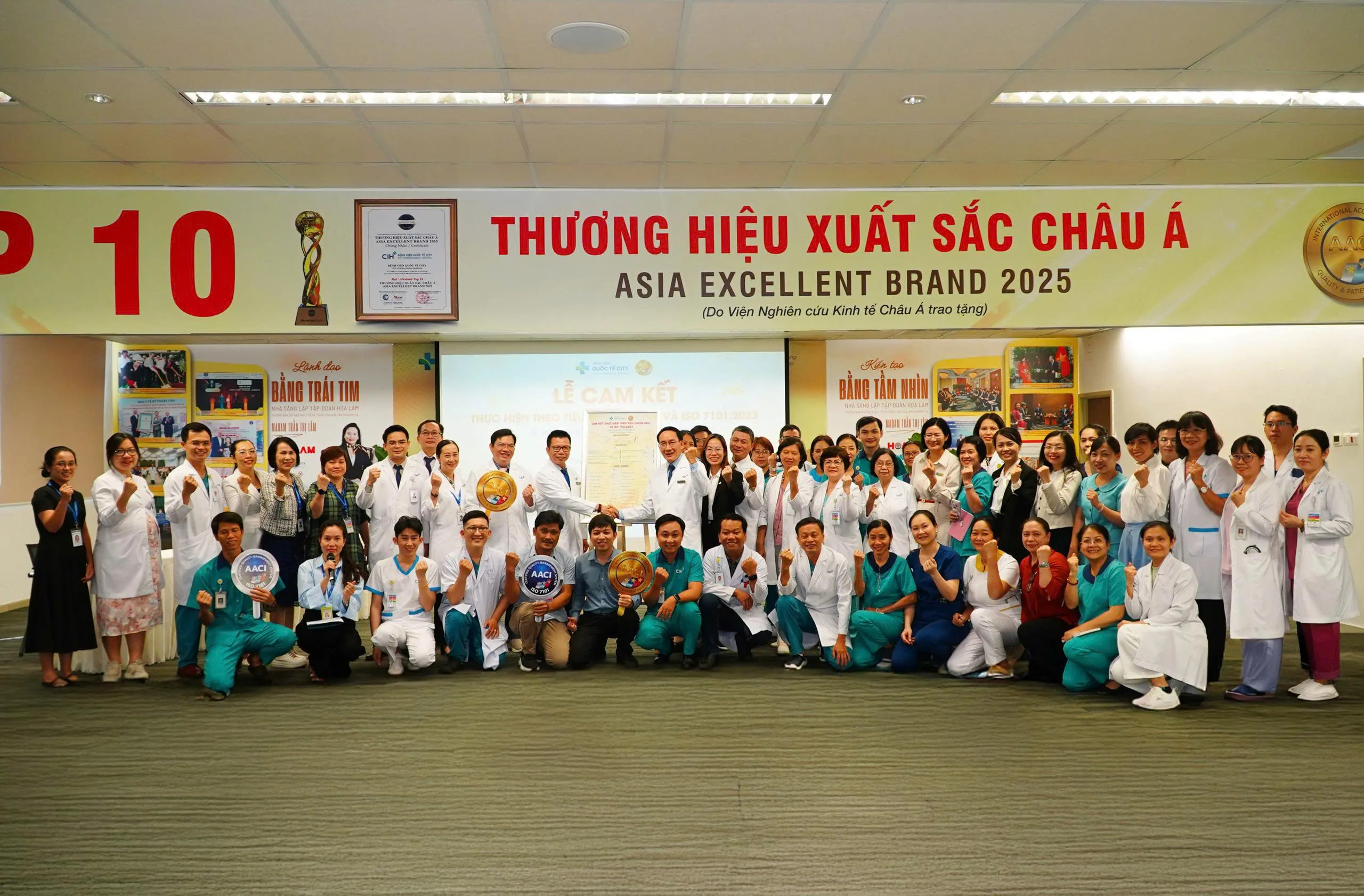 Bệnh viện Quốc tế City đã tổ chức thành công Lễ cam kết thực hiện theo tiêu chuẩn AACI và ISO 7101:2023